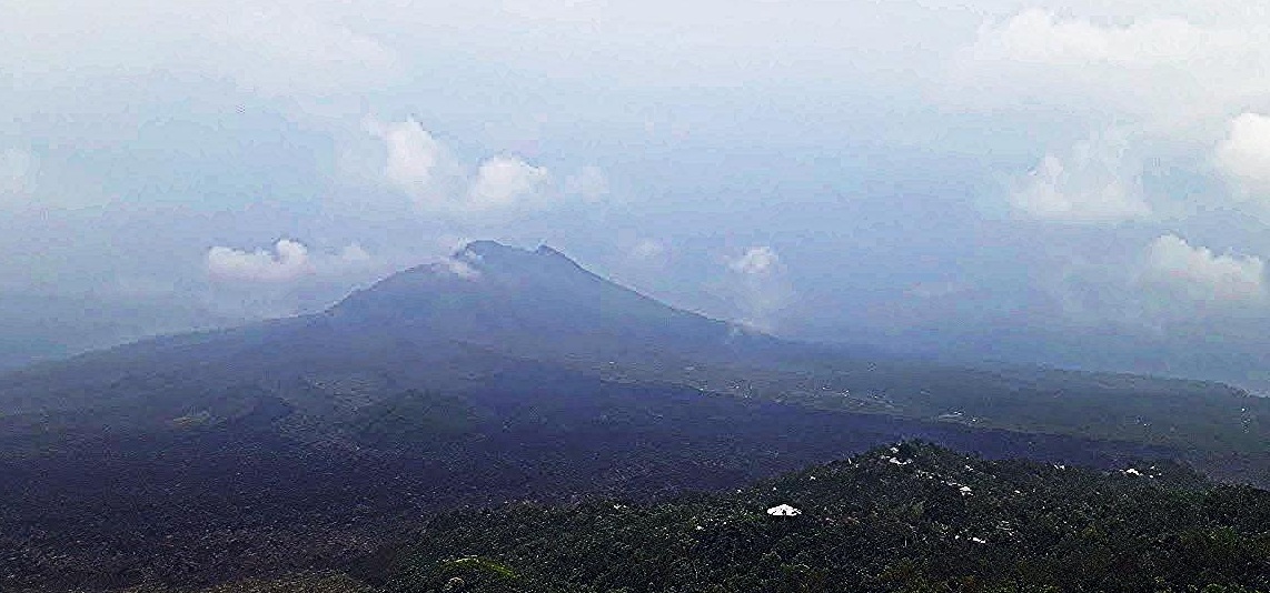 バリ島キンタマーニ高原バトゥール山