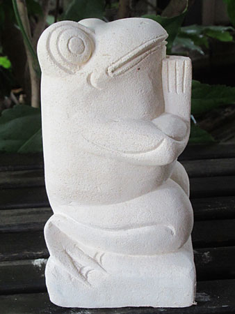 石像カエルお祈り・アウトレット右面