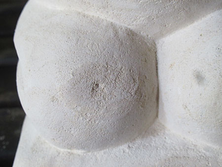 石像カエルお祈り・アウトレット不具合箇所