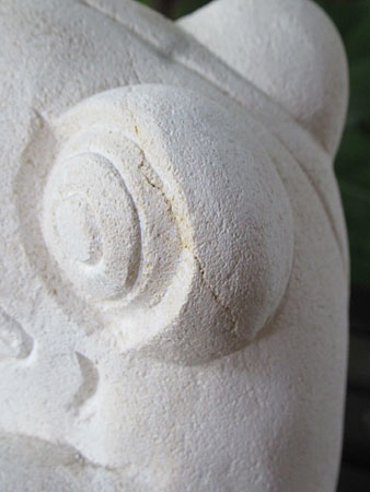 石像カエルお祈り・アウトレット不具合箇所