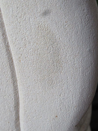 石像カエルお祈り・アウトレット不具合箇所