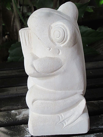 石像カエルお祈り・アウトレット左面