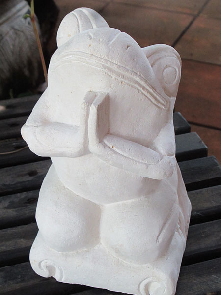 石像カエルお祈り・アウトレット11214J