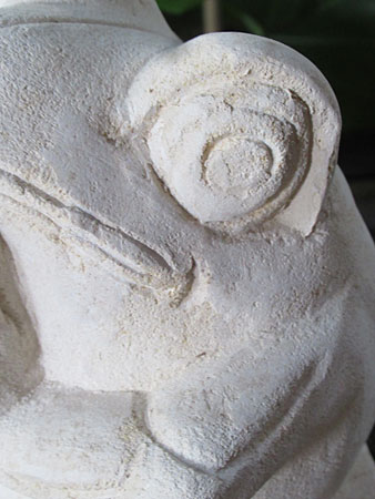 石像カエルお祈り・アウトレット不具合箇所