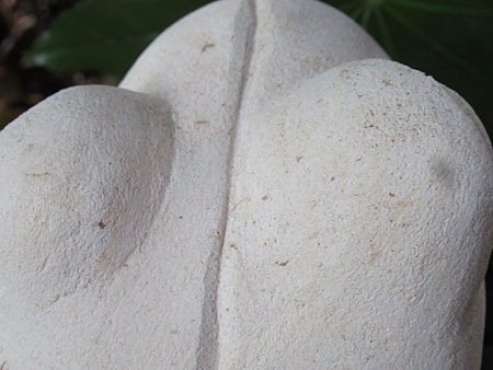 石像カエルお祈り・アウトレット不具合箇所