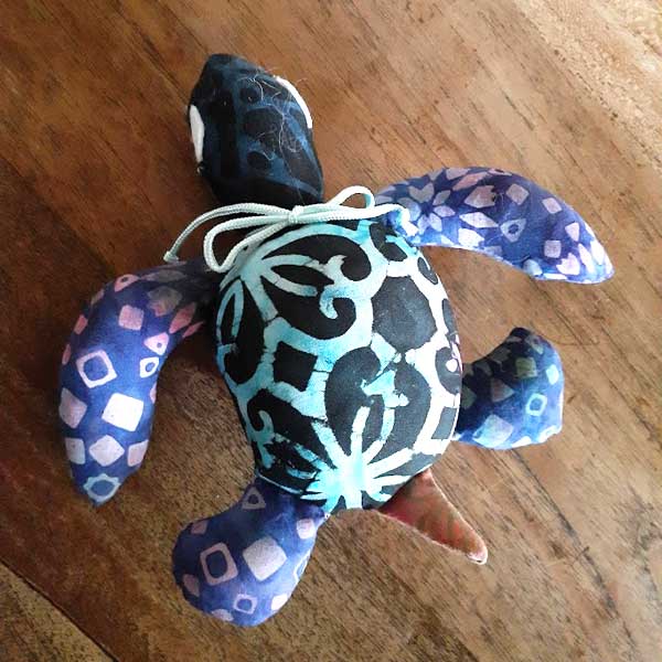 バティック・ぬいぐるみ・カメkame2