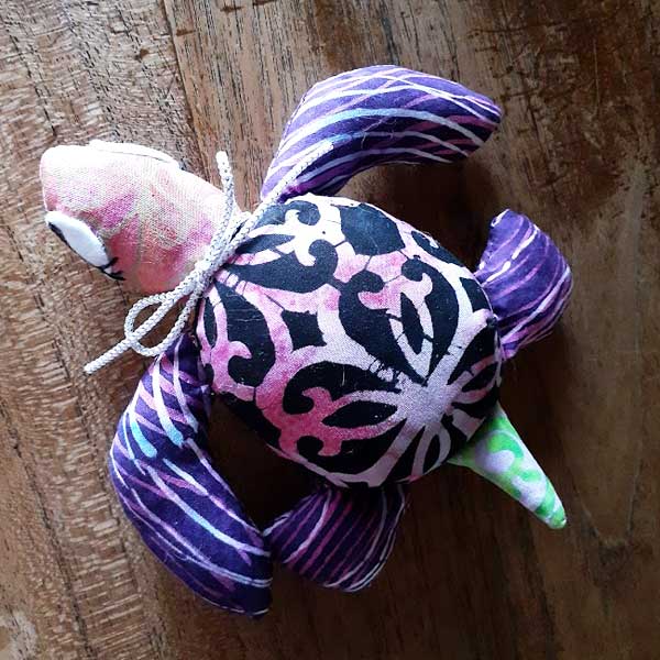 バティック・ぬいぐるみ・カメkame3