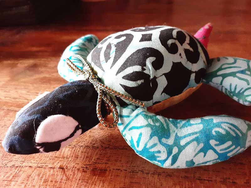 バティック・ぬいぐるみ・カメkame4