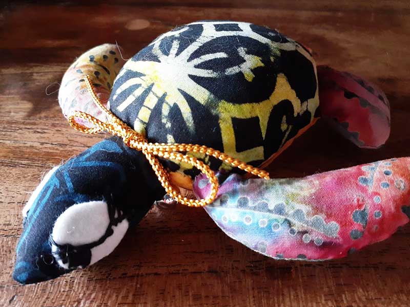 バティック・ぬいぐるみ・カメkame5