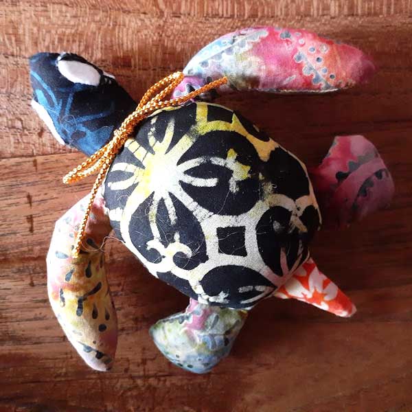 バティック・ぬいぐるみ・カメkame5