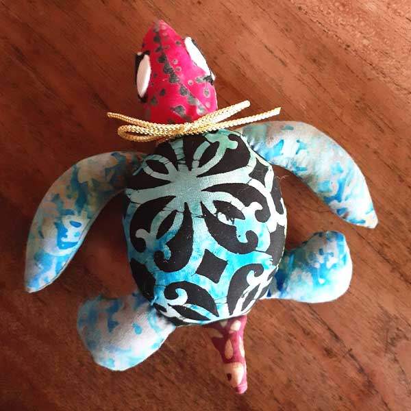 バティック・ぬいぐるみ・カメkame6