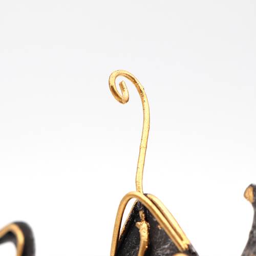 お香立て・ゲコの口から舌がでています